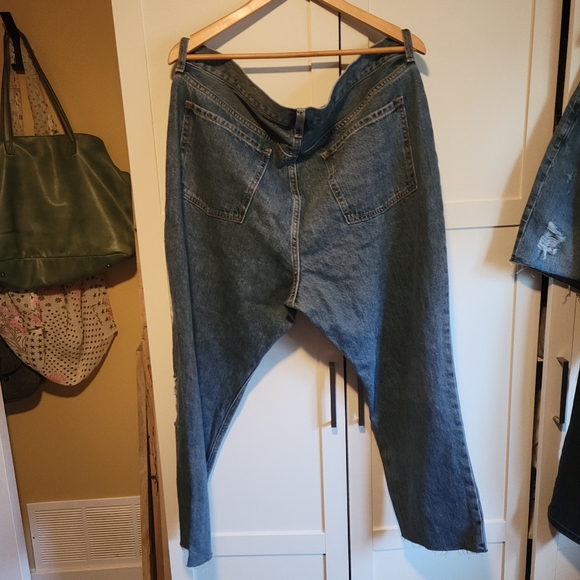 Women's jean, Old Navy, Size 18, High-rise Slouchy straight - Picture 4 of 4